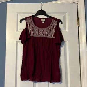 ST. John’s Bay women’s open shouldered top; size medium